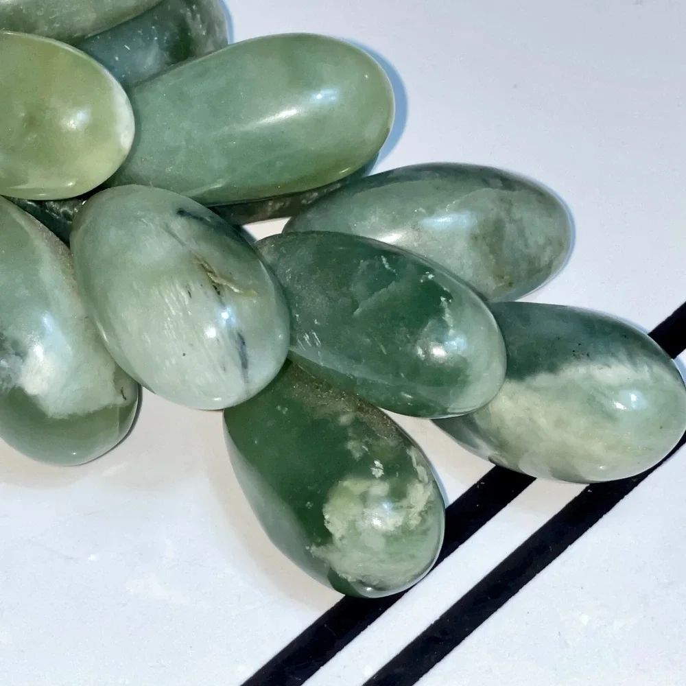 Chinese Green Stone Grapes w/ Carved Jade‎ Leaves Fruit MCM Midcentury VTG